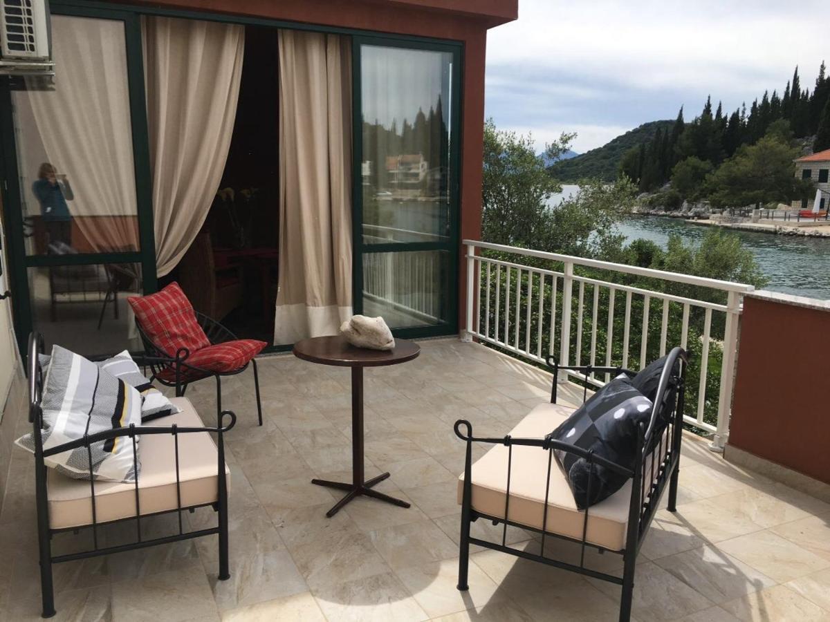 Apartments By The Sea Blace, Neretva Delta - Usce Neretve - 16068 Exterior foto